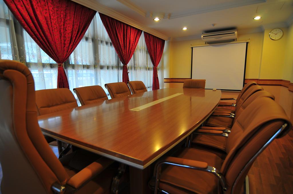 Flora Place Hotel Kota Bharu Exterior photo